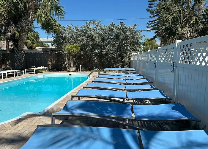 Apartment 2bd 2ba Beachside W 3min To Beach! *