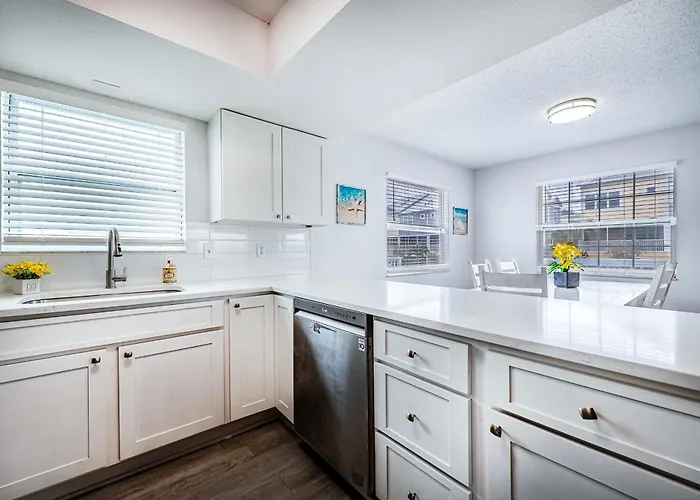 2bd 2ba Beachside W 3min To Beach! Clearwater Beach