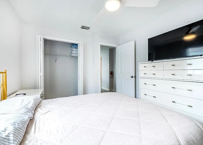 2bd 2ba Beachside W 3min To Beach!