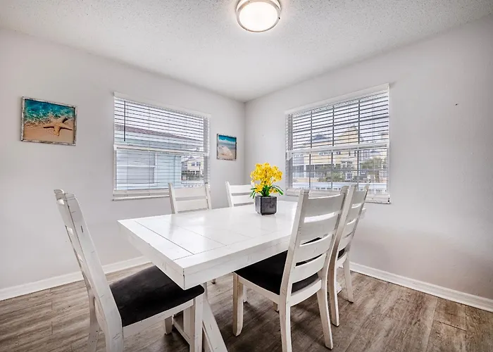Apartment 2bd 2ba Beachside W 3min To Beach!